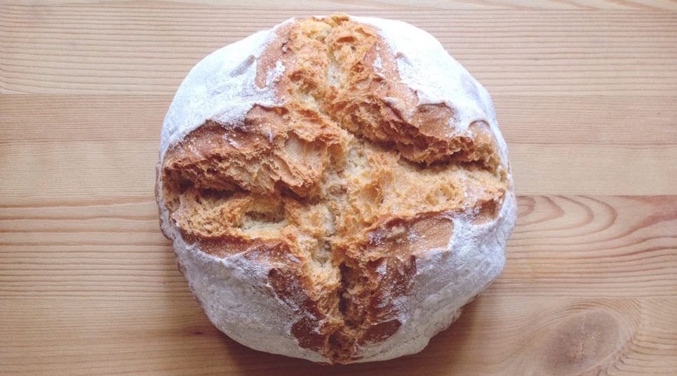 Pan de trigo rústico, receta fácil y rápida paso a paso