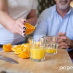 cómo exprimir naranjas sin exprimidor